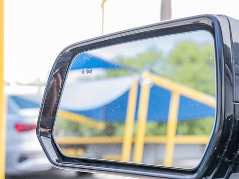 Used 2020 Chevrolet Traverse RS image 36