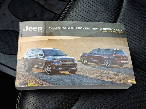 Used 2022 Jeep Grand Cherokee Overland image 26