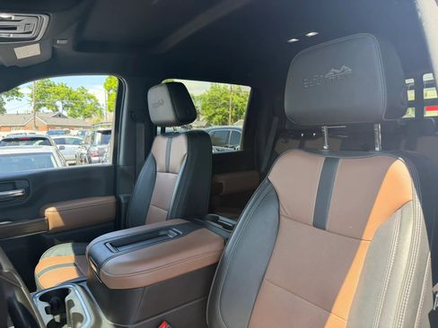 Used 2022 Chevrolet Silverado 3500 High Country w/ Technology Package AWD/4WD image 11