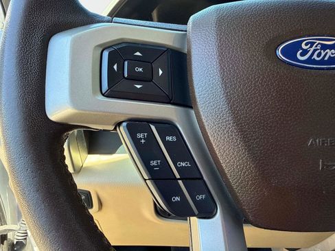 Used 2019 Ford F150 Lariat RWD image 30