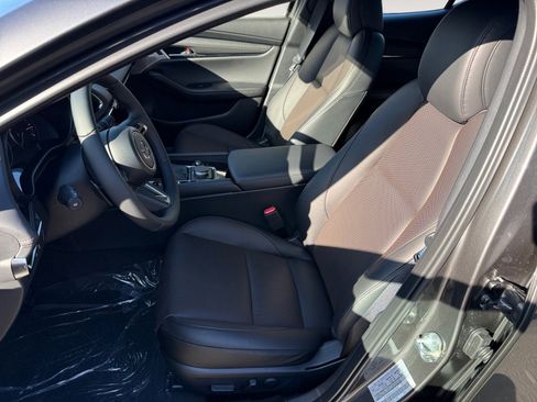 New 2026 MAZDA MAZDA3 Hatchback w/Premium Plus Pkg image 10