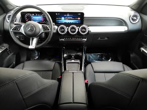 Used 2024 Mercedes-Benz GLB 250 w/ Driver Assistance Package image 2