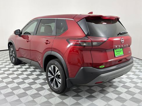 Used 2023 Nissan Rogue SV image 3