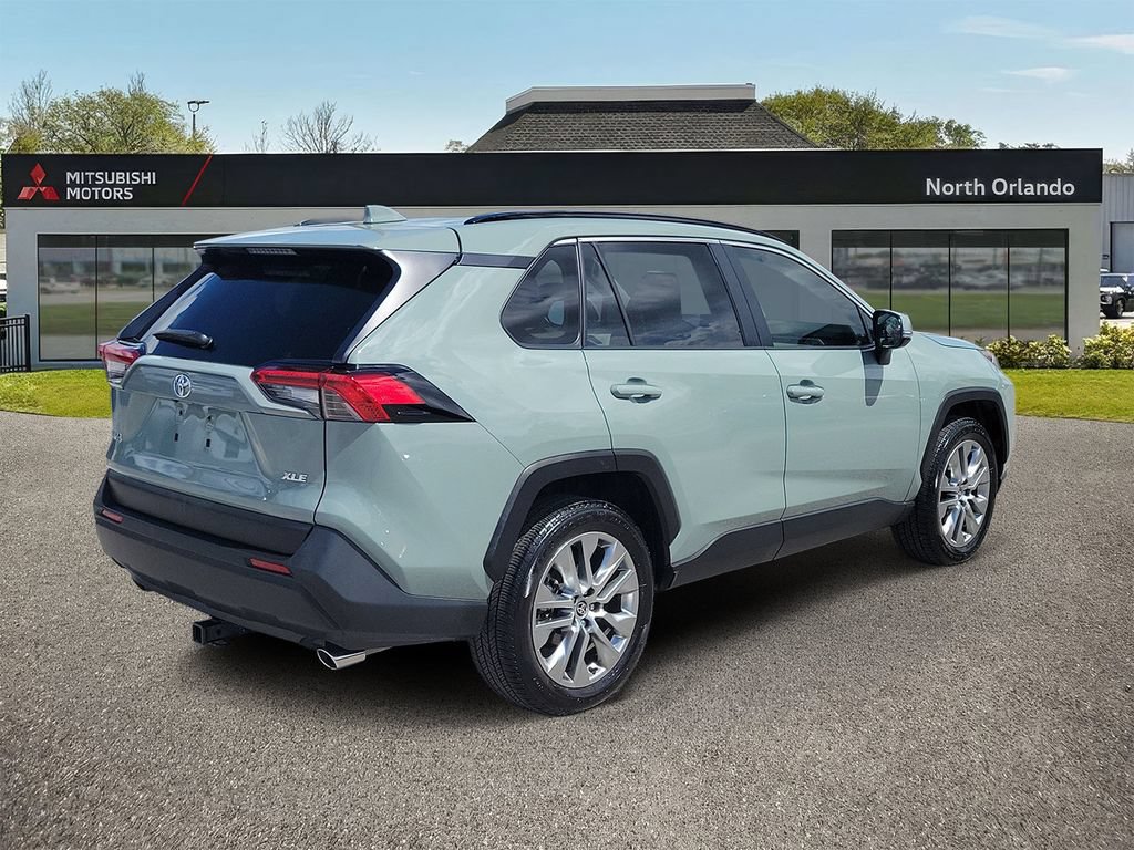 Used 2020 Toyota RAV4 XLE Premium FWD image 3