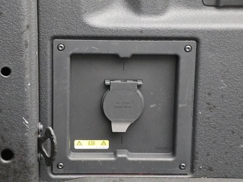 Used 2022 Ford F150 XLT w/ Equipment Group 302A High image 12