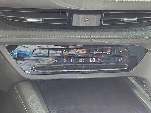 Used 2023 Buick Envision Essence FWD image 29