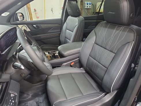 New 2026 Buick Enclave Avenir w/ Super Cruise Package AWD/4WD image 17
