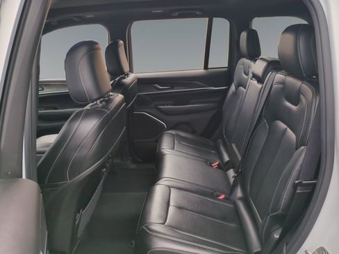 Used 2024 Jeep Grand Cherokee Limited 4xe image 16