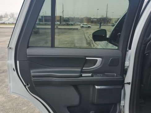 New 2025 Ford Expedition Platinum w/ Stealth Performance Package image 33