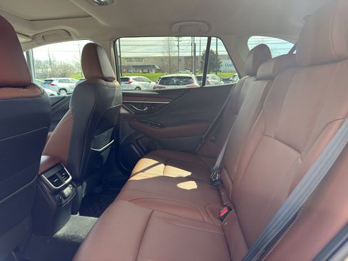 Used 2022 Subaru Outback Touring w/ Popular Package #2 image 10