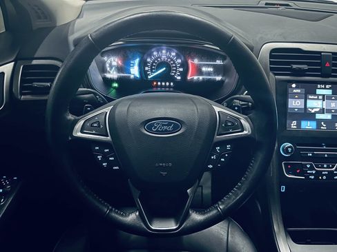 Used 2018 Ford Fusion SE w/ Fusion SE Technology Package FWD image 30