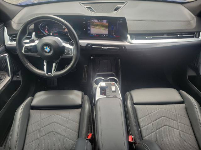 Used 2025 BMW X2 xDrive28i AWD/4WD image 9