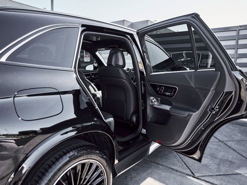 Used 2026 Mercedes-Benz GLC 300 image 23