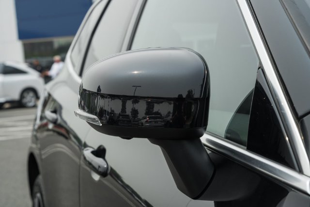 Certified 2023 Volvo XC60 B5 Plus w/ Climate Package AWD/4WD image 18