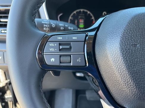 Certified 2025 Honda Pilot EX-L image 18