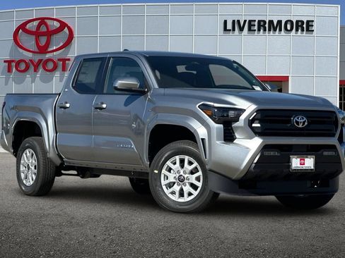 New 2026 Toyota Tacoma SR5 AWD/4WD image 2