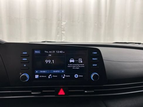 Used 2025 Hyundai Elantra SE FWD image 10