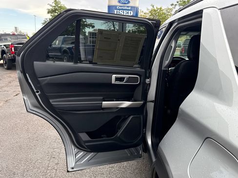Certified 2023 Ford Explorer XLT w/ Equipment Group 202A AWD/4WD image 19