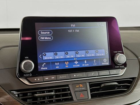 Used 2025 Nissan Altima 2.5 SV image 21