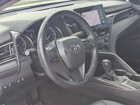 Used 2022 Toyota Camry SE FWD image 9