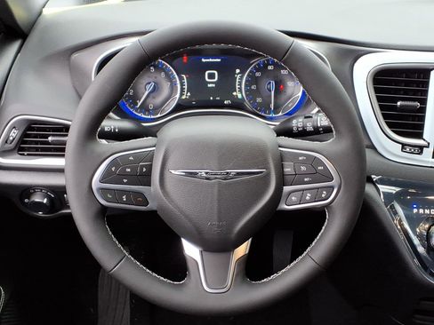 New 2026 Chrysler Voyager LX image 17