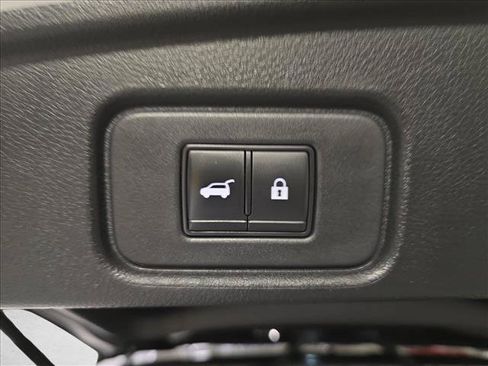 Used 2022 Nissan Pathfinder Platinum w/ Cargo Package AWD/4WD image 14