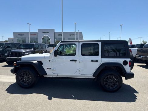 Used 2024 Jeep Wrangler Unlimited Sport AWD/4WD image 8