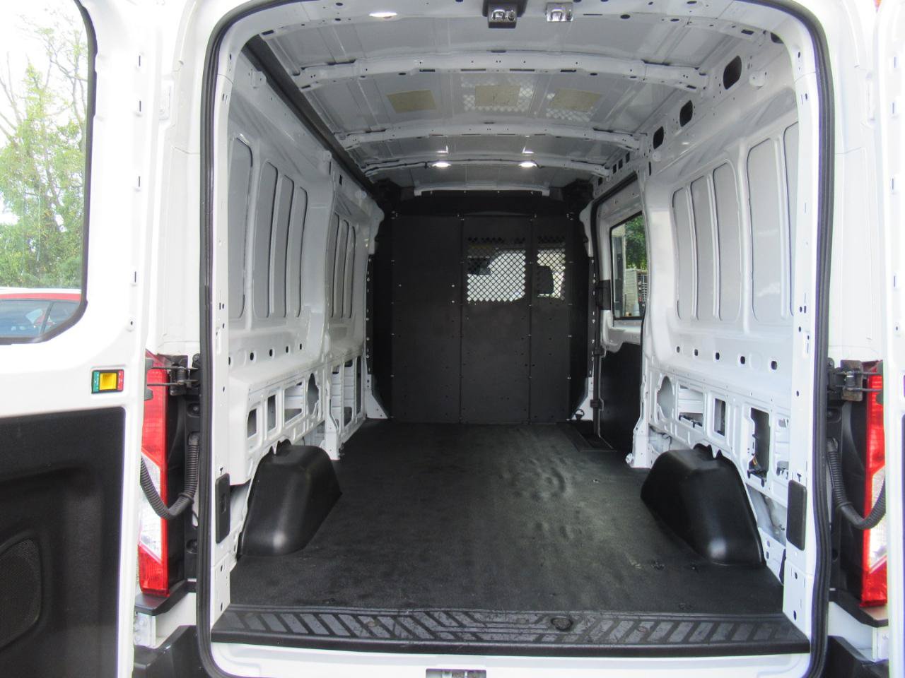 Used 2019 Ford Transit 250 148 Medium Roof RWD image 12