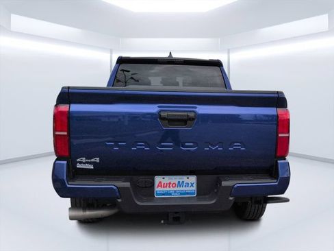 Used 2025 Toyota Tacoma SR5 AWD/4WD image 4
