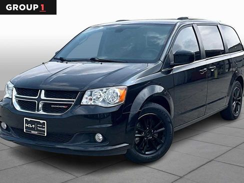 Used 2020 Dodge Grand Caravan SXT image 1