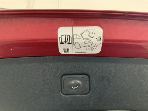 Used 2020 Ford Edge ST w/ Equipment Group 401A image 9