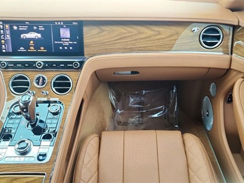 Used 2022 Bentley Continental GT image 33