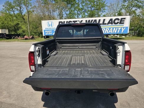 Used 2023 Honda Ridgeline Black Edition image 12