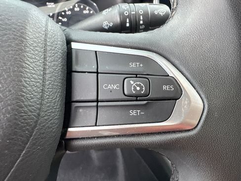 Used 2024 Jeep Compass Latitude AWD/4WD image 28