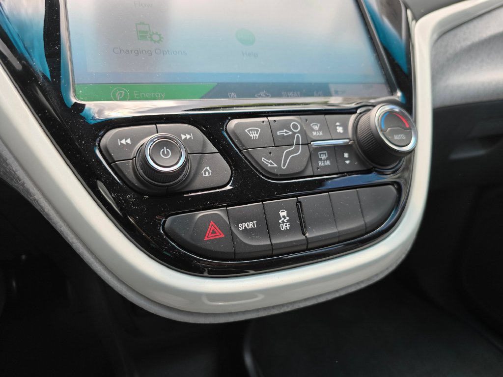 Used 2020 Chevrolet Bolt LT FWD image 32