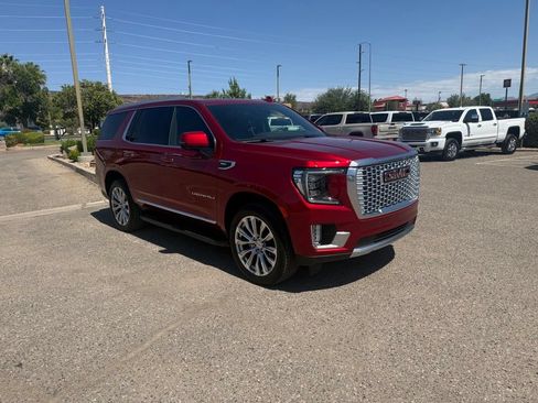 Used 2024 GMC Yukon Denali w/ Advanced Technology Package AWD/4WD image 3