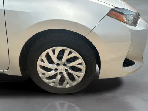 Used 2019 Toyota Corolla LE FWD image 44