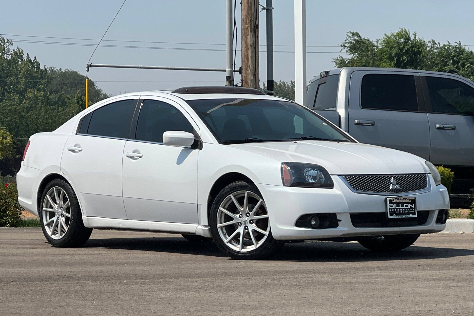 Used 2011 Mitsubishi Galant FWD image 2