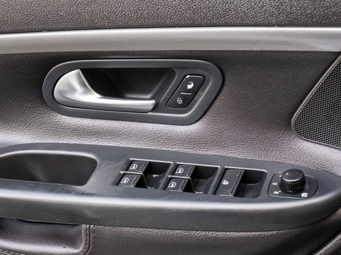 Used 2010 Volkswagen Eos Komfort FWD image 10