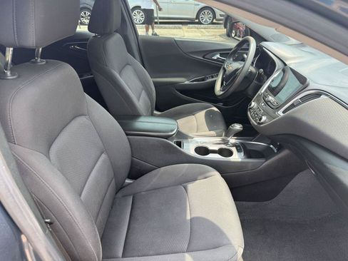 Used 2020 Chevrolet Malibu LT FWD image 14