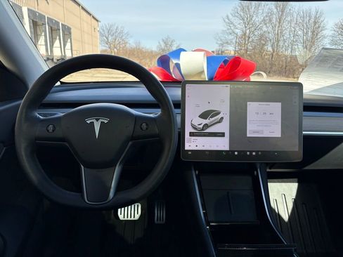 Used 2021 Tesla Model Y 2WD image 25