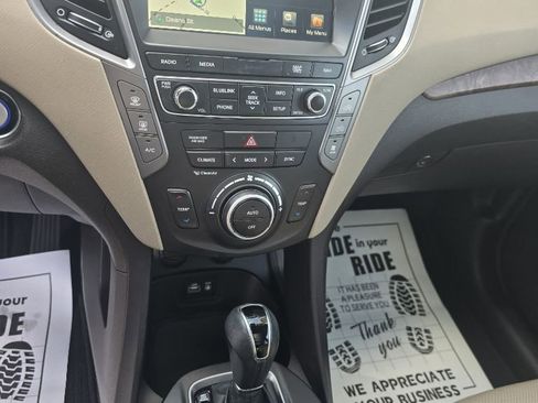 Used 2017 Hyundai Santa Fe Limited image 11