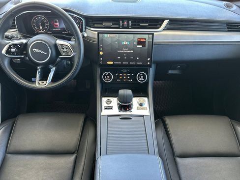 Used 2024 Jaguar F-PACE R-Dynamic S AWD/4WD image 16