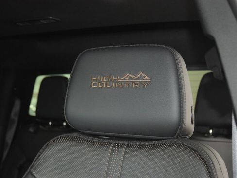 Used 2024 Chevrolet Silverado 1500 High Country w/ High Country Premium Package AWD/4WD image 41