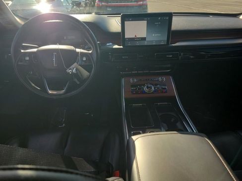 Used 2023 Lincoln Aviator Reserve w/ Equipment Group 201A image 3