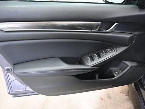 Used 2018 Honda Accord Sport image 25