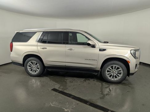 Used 2023 GMC Yukon SLT image 8
