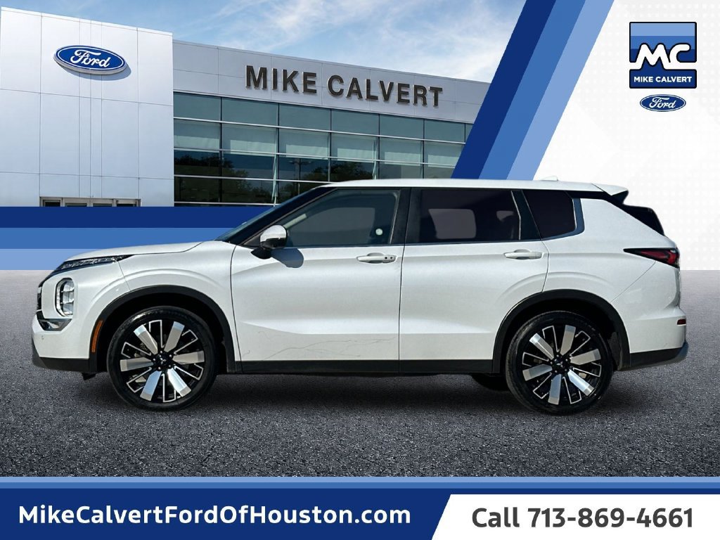 Used 2025 Mitsubishi Outlander SE FWD image 2