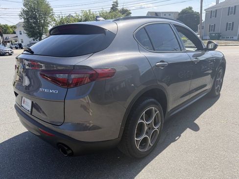 Used 2022 Alfa Romeo Stelvio Sprint AWD/4WD image 9
