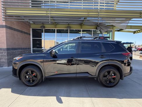 Used 2025 Nissan Rogue SV AWD/4WD image 7
